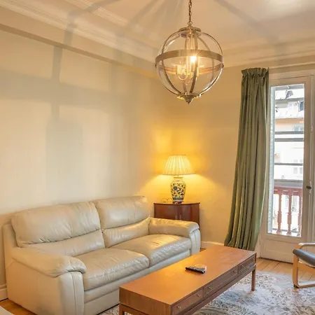 Timeless Elegance, 2 Bed In Historical Building St Gervais Apartment *